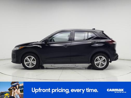 Black 2023 Nissan Kicks S
