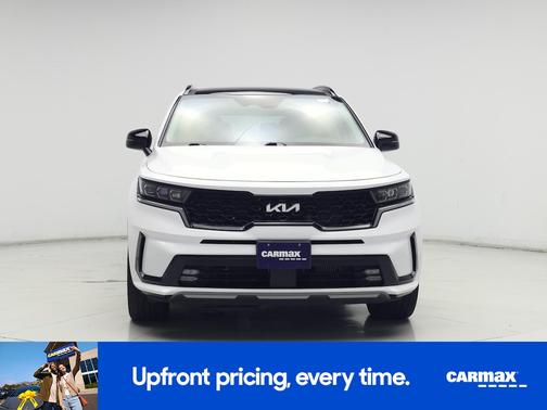 White 2022 Kia Sorento SX