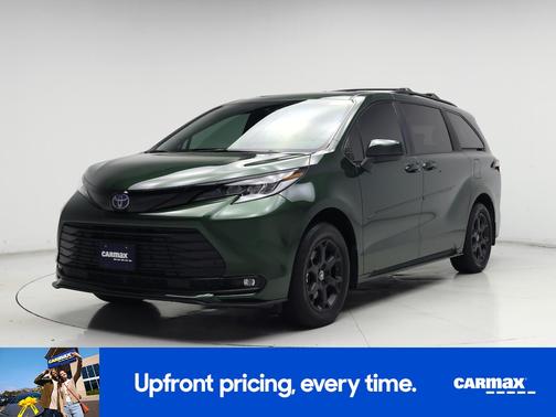 2025 Toyota Sienna Woodland Edition