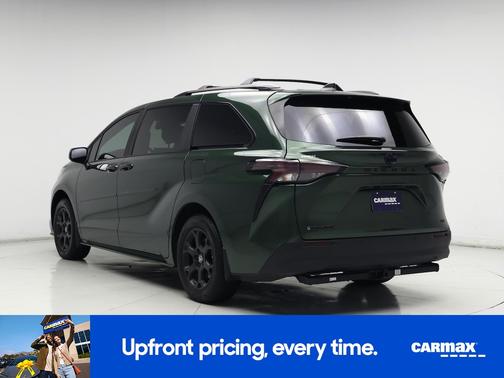 2025 Toyota Sienna Woodland Edition