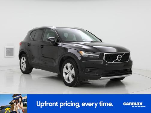 2022 Volvo XC40 T5 Momentum