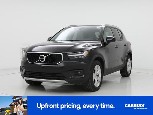 2022 Volvo XC40 T5 Momentum