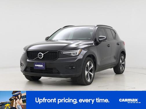 2023 Volvo XC40 B4 Ultimate Dark Theme