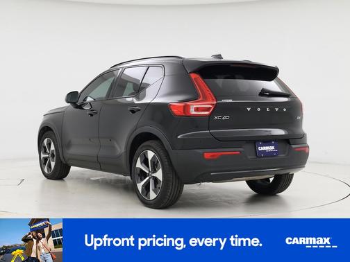 2023 Volvo XC40 B4 Ultimate Dark Theme