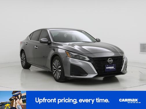Gray 2023 Nissan Altima SV