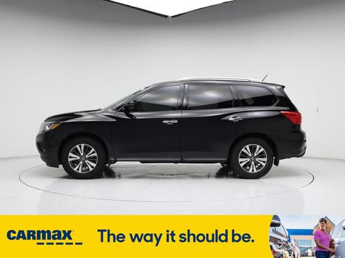2017 Nissan Pathfinder SV