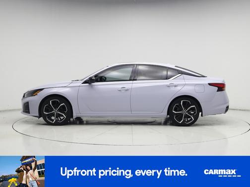 Gray 2023 Nissan Altima SR