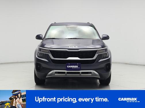 Gray 2022 Kia Seltos EX