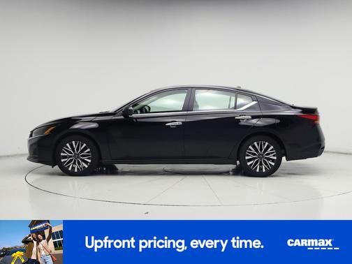 Black 2025 Nissan Altima SV