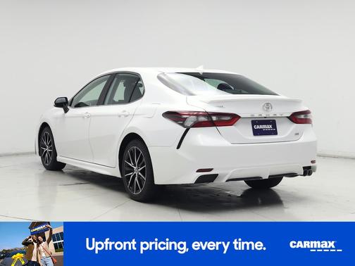 White 2024 Toyota Camry SE