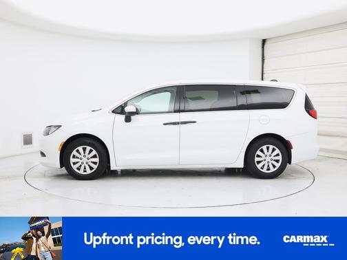 2021 Chrysler Voyager L