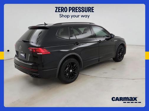 Black 2022 Volkswagen Tiguan SE R-Line Black