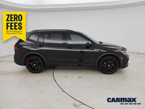Black 2022 Volkswagen Tiguan SE R-Line Black