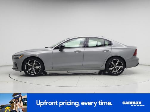 Gray 2024 Volvo S60 B5 Plus Dark Theme