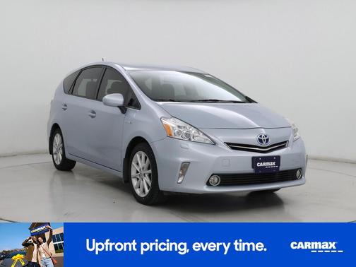2014 Toyota Prius v Five