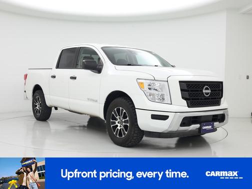 2023 Nissan Titan SV