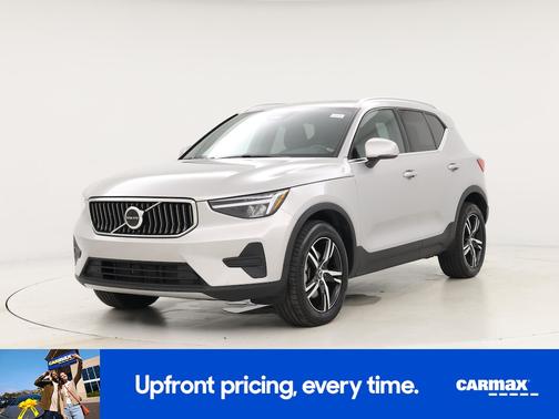 2025 Volvo XC40 B5 Core Bright Theme