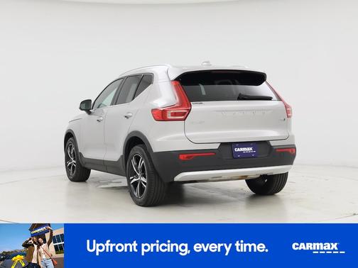 2025 Volvo XC40 B5 Core Bright Theme