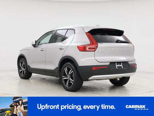 2025 Volvo XC40 B5 Core Bright Theme