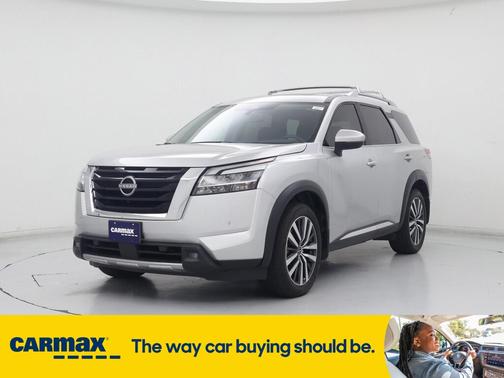 2022 Nissan Pathfinder Platinum