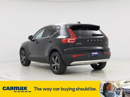 2025 Volvo XC40 B5 Core Bright Theme