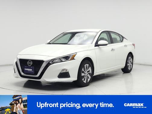 White 2019 Nissan Altima S