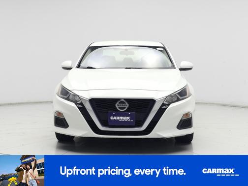 White 2019 Nissan Altima S