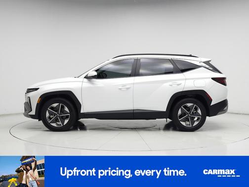 White 2025 Hyundai TUCSON SEL