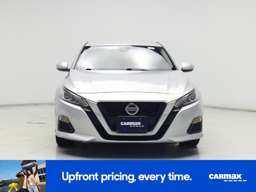 Silver 2022 Nissan Altima SV