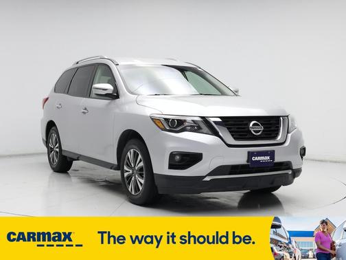 2017 Nissan Pathfinder SV