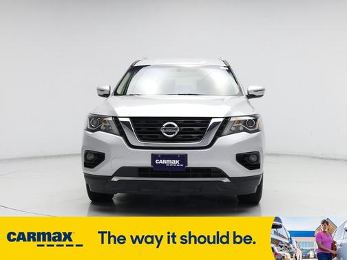 2017 Nissan Pathfinder SV