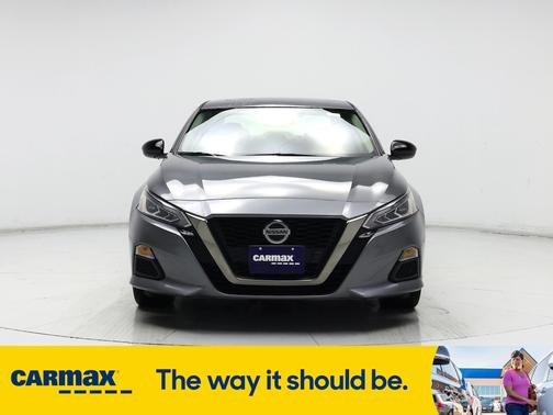 2022 Nissan Altima SR