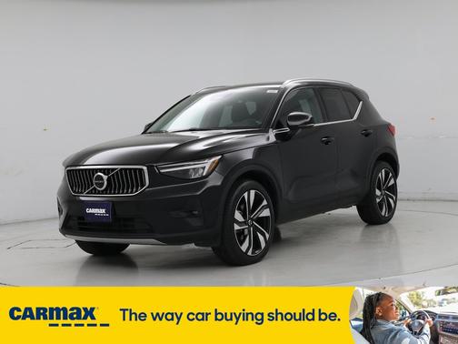 2023 Volvo XC40 B5 Plus Bright Theme