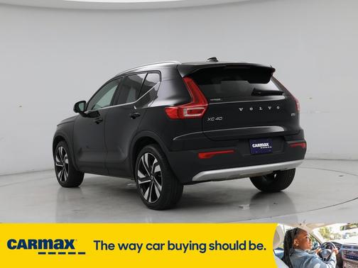 2023 Volvo XC40 B5 Plus Bright Theme