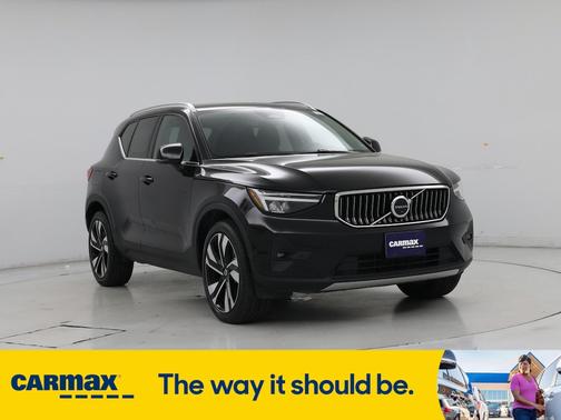 2023 Volvo XC40 B5 Plus Bright Theme
