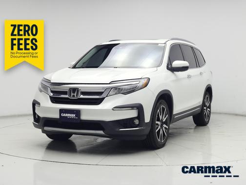White 2022 Honda Pilot Touring
