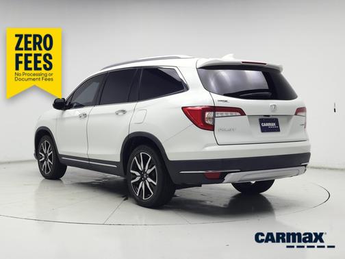 White 2022 Honda Pilot Touring