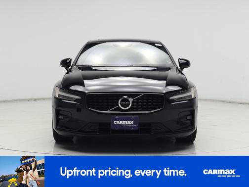 2022 Volvo S60 B5 R-Design