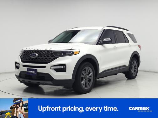 White 2023 Ford Explorer XLT