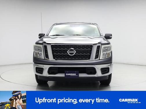 2017 Nissan Titan SV