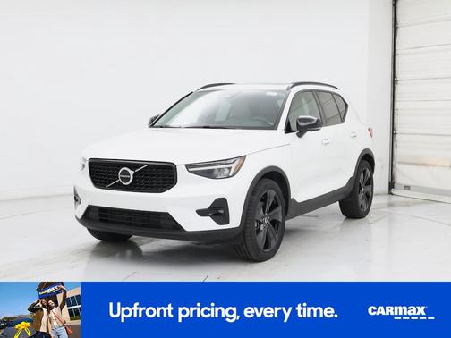 2023 Volvo XC40 B5 Ultimate Bright Theme