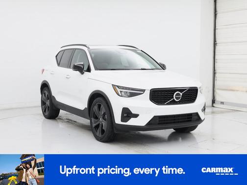 2023 Volvo XC40 B5 Ultimate Bright Theme