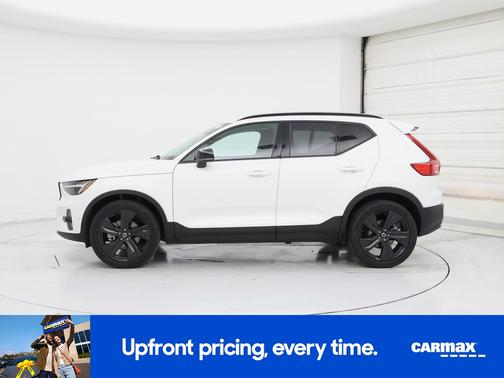 2023 Volvo XC40 B5 Ultimate Bright Theme
