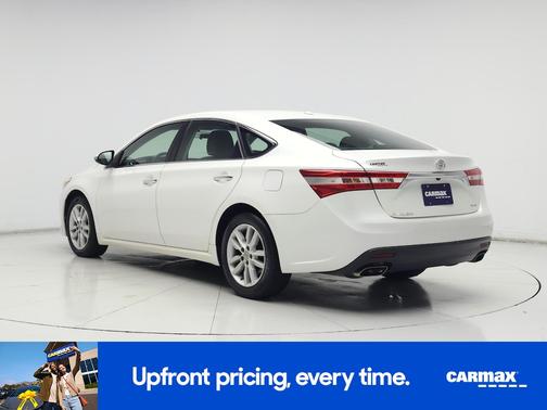 White 2015 Toyota Avalon XLE