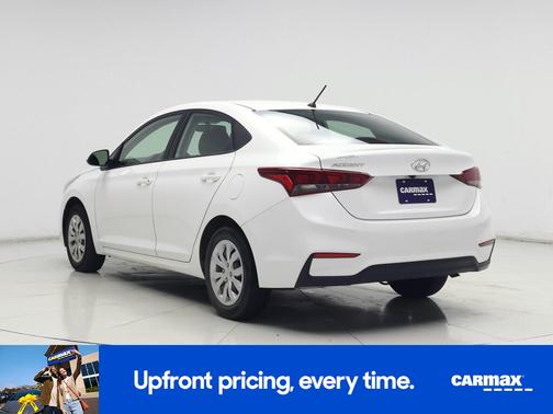 Pearl 2022 Hyundai Accent SE