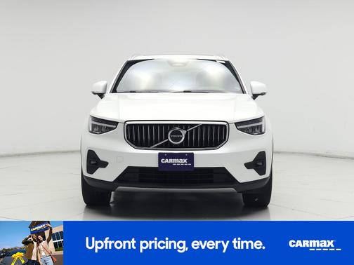 White 2024 Volvo XC40 B5 Plus Bright Theme