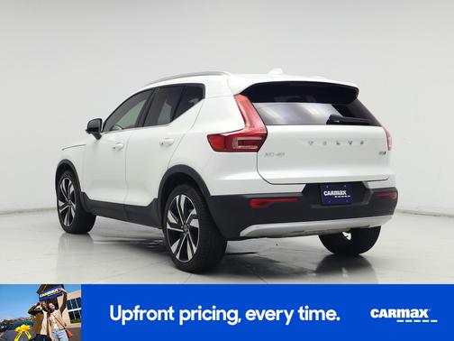 White 2024 Volvo XC40 B5 Plus Bright Theme
