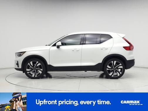 White 2024 Volvo XC40 B5 Plus Bright Theme