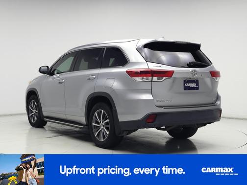 Silver 2017 Toyota Highlander XLE