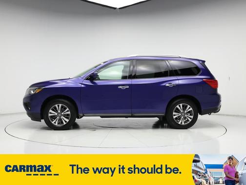 2017 Nissan Pathfinder SV